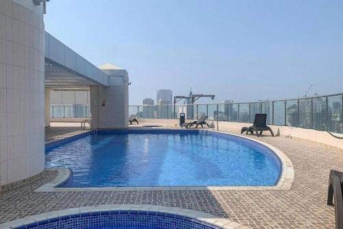 Trendy and Large - Studio - JLT - image 10