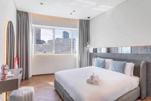 Fully Furnished 4 BR in Dubai Marina - Very close to Metro - image 12
