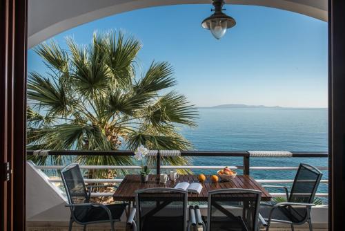 Exclusive Seaside Retreat with Shared Pool & Private Beach Access 4