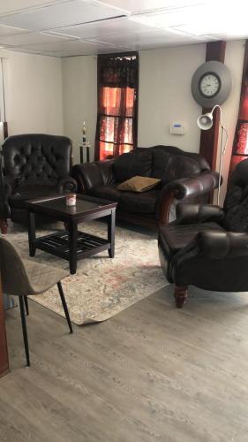 room with a private shower in Staten Island