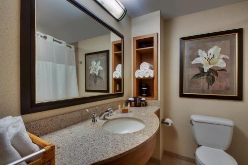 Hollywood Casino Bangor Room Type - Deluxe Queen Room with Two Queen Beds