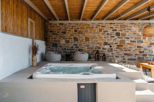 Pleiades Villas Naxos2 (Hottub)