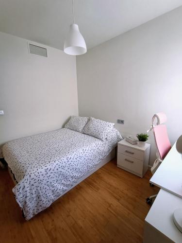 Acogedora habitación privada en Villa Mayka, Granada (foto 10)