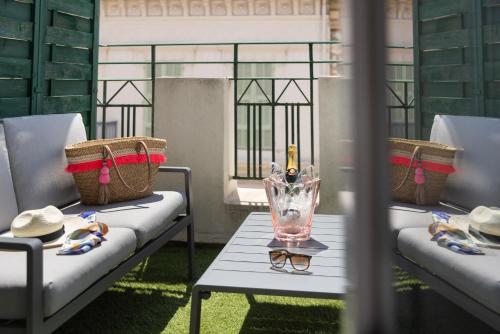 Balcony/terrace, Hotel Byakko Nice near Eglise De Sainte Jeanne D'arc