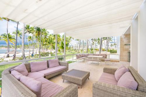 Beach front and beach access at Nueva Romana in La Caña