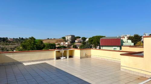 M324 - Marcelli, delizioso trilocale con terrazzo panoramico, Marcelli (Foto 2)