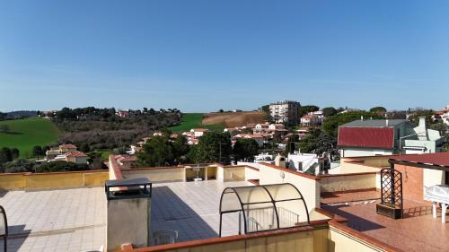 M324 - Marcelli, delizioso trilocale con terrazzo panoramico, Marcelli (Foto 3)