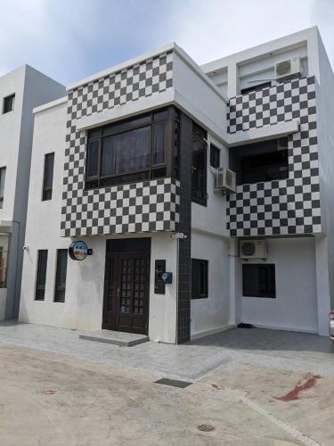 Unterkunft von außen, Sea Snail 2 B&B near Wind Power Plant