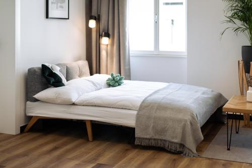 One-Bedroom Apartment with French Balcony  image 4