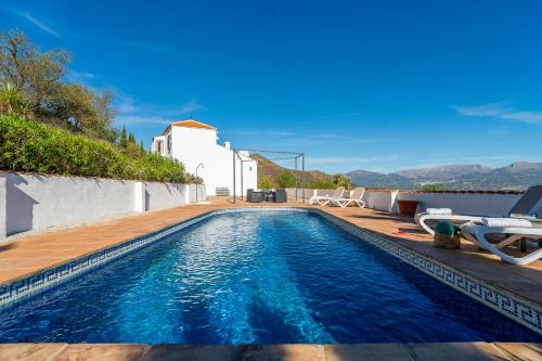 Villa with Garden View
