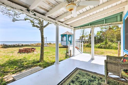 Oceanfront White Stone Cottage with Private Beach! - image 9