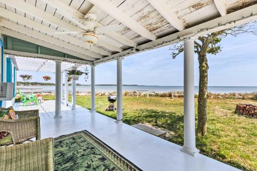Oceanfront White Stone Cottage with Private Beach! - image 12
