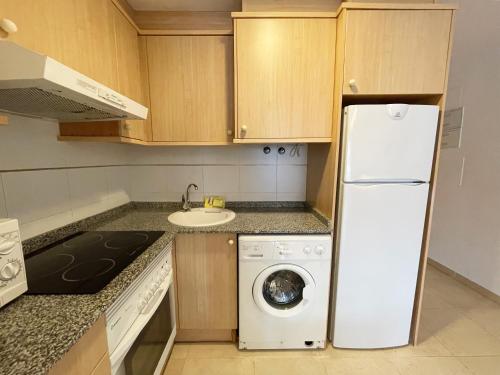 Apartamentos Los Almendros 3000 - 주방