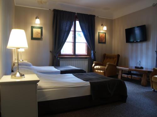 2 twin beds