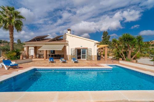 Chispas superb views heated pool