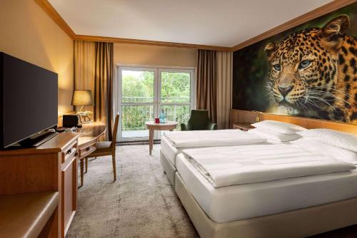 room detail thumbnail 1