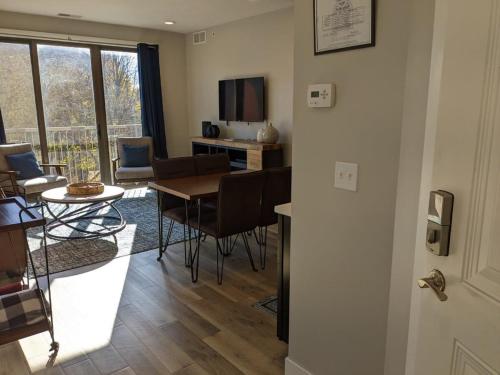 Downtown Traverse City Condo - Capri 209 in Traverse City, USA