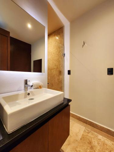 Superior Suite image 4