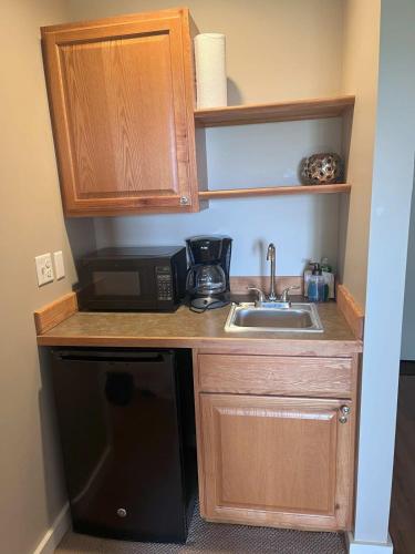 2 Bedroom Cozy Shanty Creek Condo