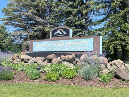 Spacious Shanty Creek Condo-Sleeps 10! in Bellaire, USA