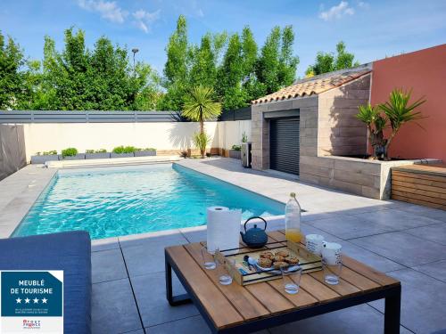 Villa proche de La Rochelle avec piscine gîte à louer Villedoux