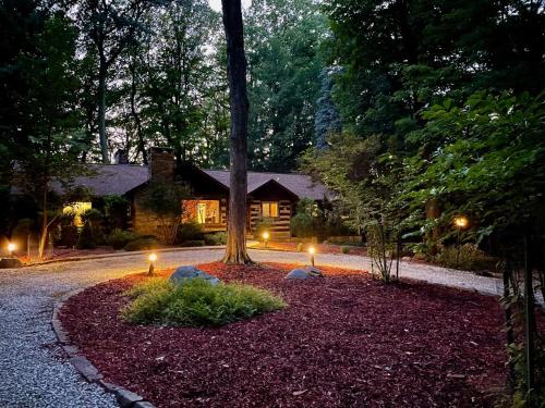 Log Cabin - Natures Oasis - Fire Pit & Gazebo