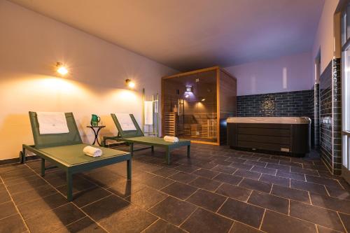 Karstais baseins, VILLA TOURI - Touri Alpesi Birtok in Bozsok
