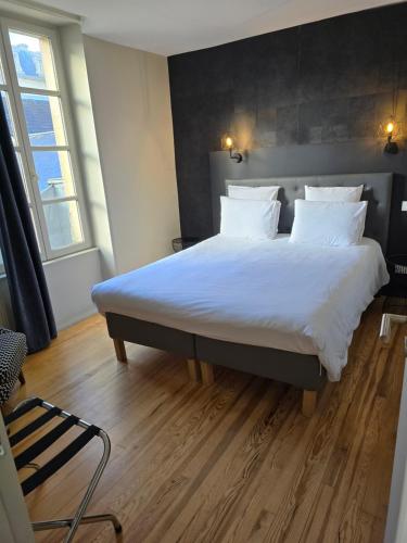 Au Loup Historic Apartments