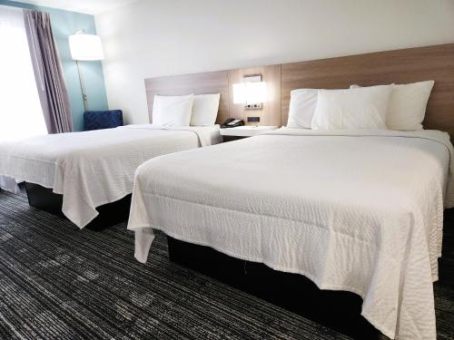 Queen Room with Two Queen Beds - Non-Smoking