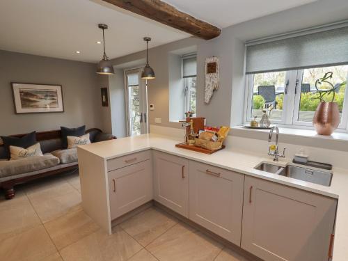 Rose Cottage Matlock - image 4