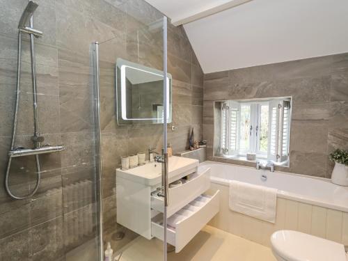 Rose Cottage Matlock - image 14