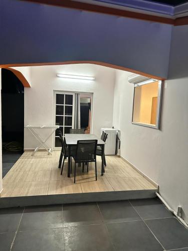 Lacazavanoo in Baillif