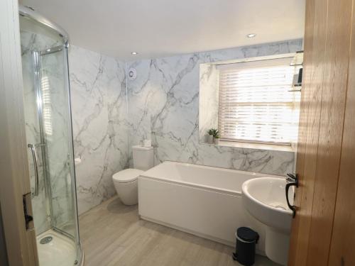 Barney's Cottage Ambleside - image 8