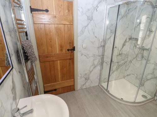 Barney's Cottage Ambleside - image 10
