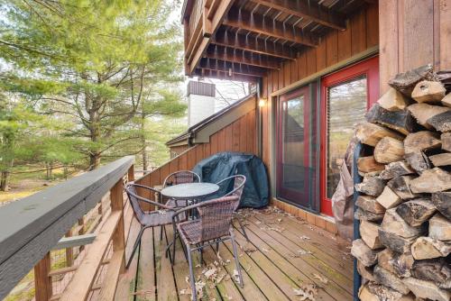 Lake Harmony Townhome with Community Beach Access in Lake Harmony, USA