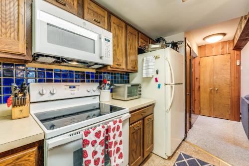Lake Harmony Townhome with Community Beach Access in Lake Harmony, USA