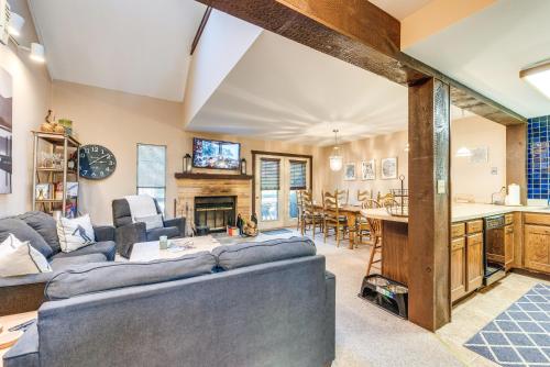 Lake Harmony Townhome with Community Beach Access in Lake Harmony, USA