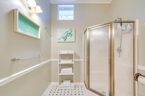 5 Mi to Beach: Inglis Studio w/ Patio & Grill! in Inglis (FL)