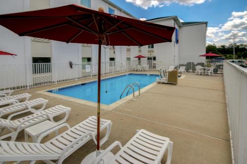 مسبح, Motel 6 King Of Prussia, PA - Philadelphia in كينج اوف بروسيا