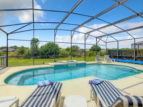 Extended Sun Deck with Private Pool in Gated Quiet Community, Davenport (foto 2)