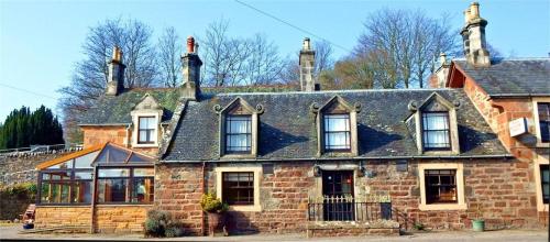 The Ben Bhraggie Inn - Hotel - Golspie