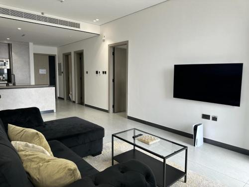 Brand New Stunning Private Room With Bathroom *Huge Balcony, Дубай