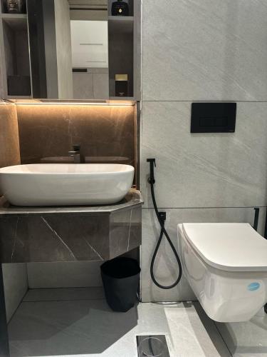Brand New Stunning Private Room With Bathroom *Huge Balcony, Dubaï (photo 9)