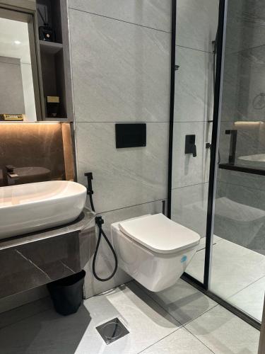 Brand New Stunning Private Room With Bathroom *Huge Balcony, Dubaï (photo 10)