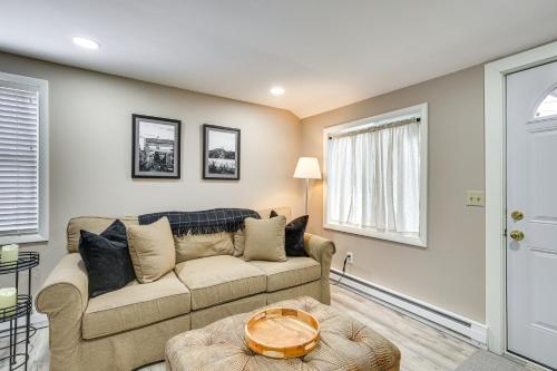 Ridgefield Cottage Walk to Town and Movie Theater! in Ridgefield, USA