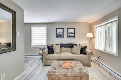 Ridgefield Cottage Walk to Town and Movie Theater! in Ridgefield, USA