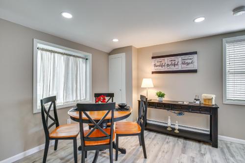 Ridgefield Cottage Walk to Town and Movie Theater! in Ridgefield, USA