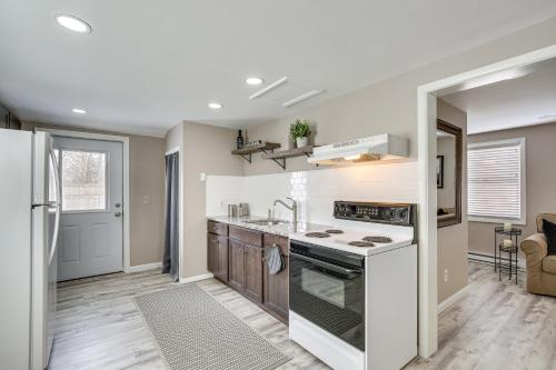 Ridgefield Cottage Walk to Town and Movie Theater! in Ridgefield, USA