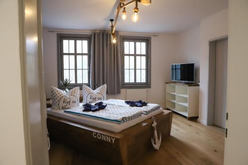 Deluxe Room (2 Adults + 1 Child)