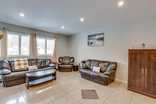 Shirley Vacation Rental with Hot Tub, 7 Mi to Beach! in Shirley, USA